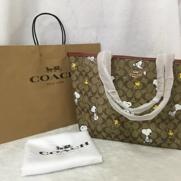 Coach Handbags - NWT COACH Peanuts Snoopy Tote bag!